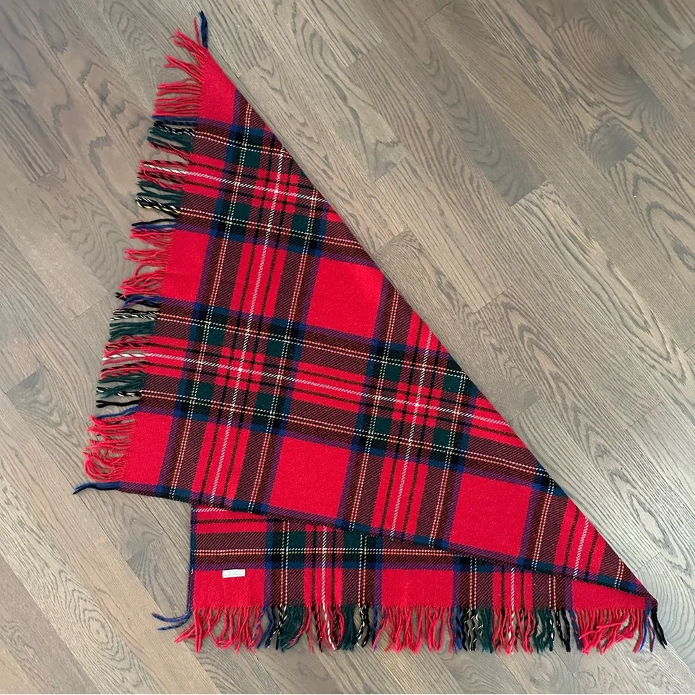 Vintage Neiman Marcus 100% Wool Classic Plaid Blanket Scarf in Red Tartan Plaid